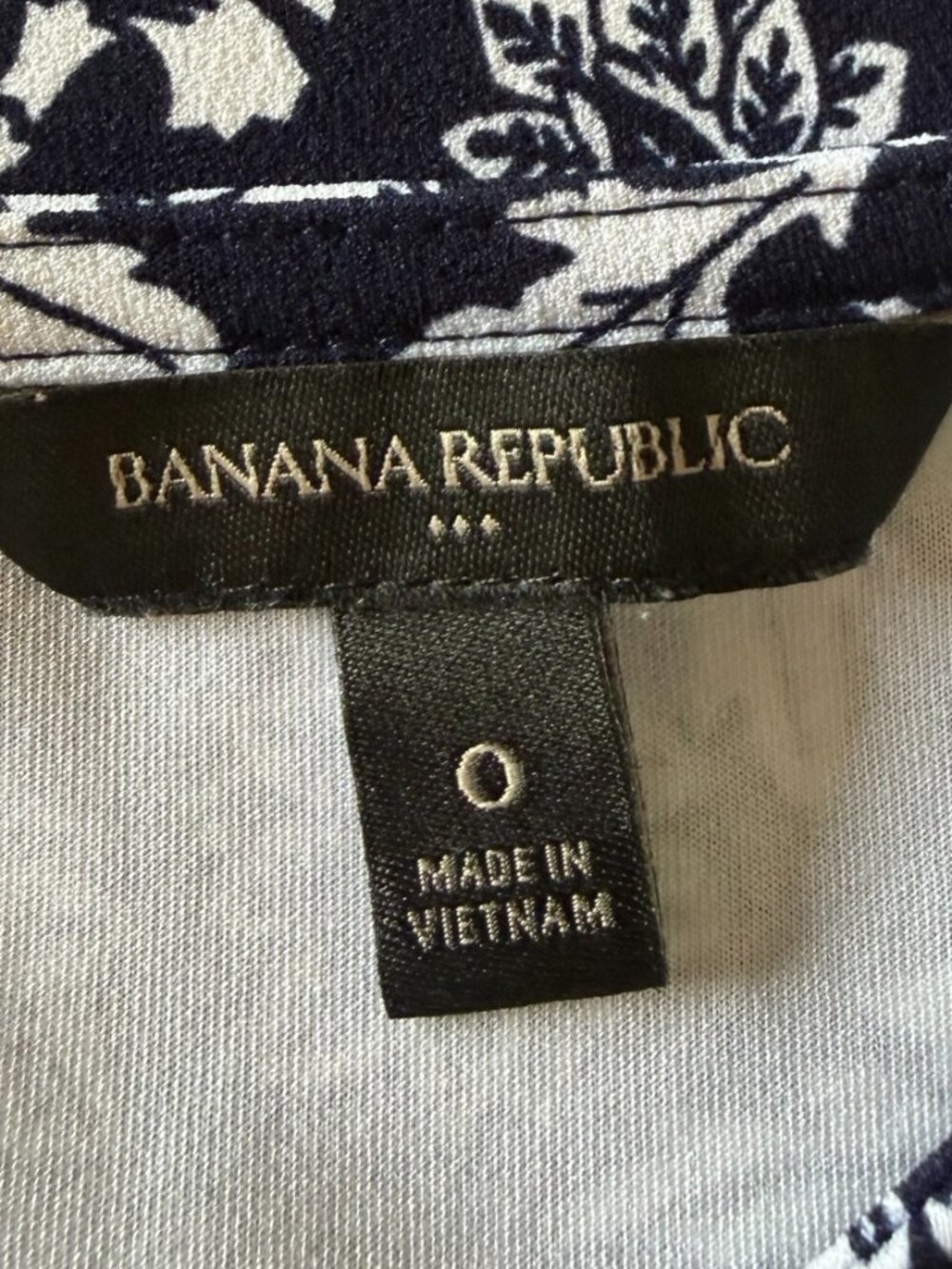 Banana Republic blue white floral knee length sheath dress, size 0 - Picture 5 of 8